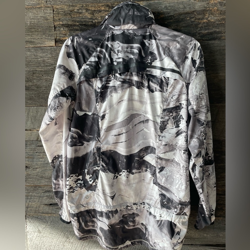 Lululemon miss Misty Jacket Windbreaker size 6